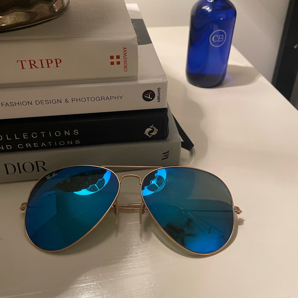 Rayban Aviator Sunglasses - Blue Lenses